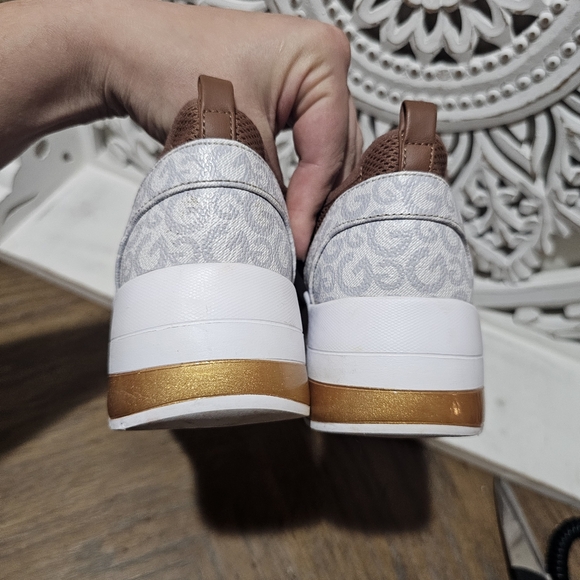 Guess Brown & White Sneakers W/Logo Womans 6.5 - Picture 5 of 6